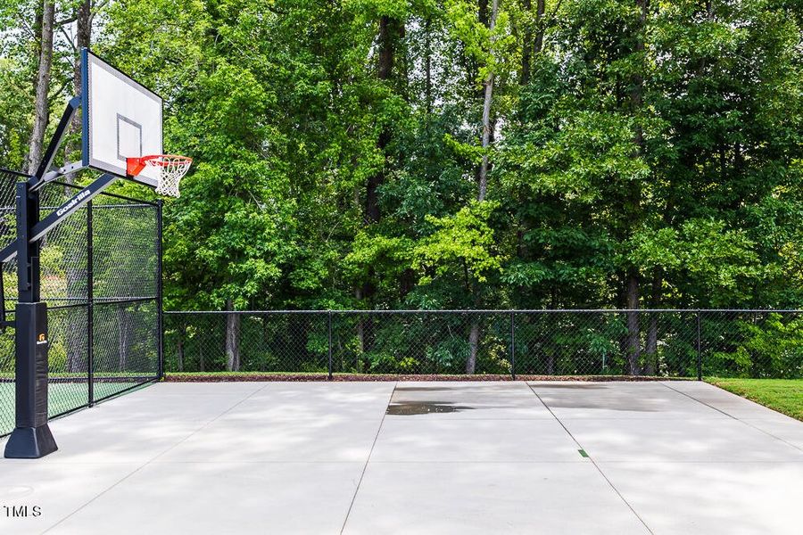 Signs & Amenities - MLS-10 Signs & Amenities - MLS-10