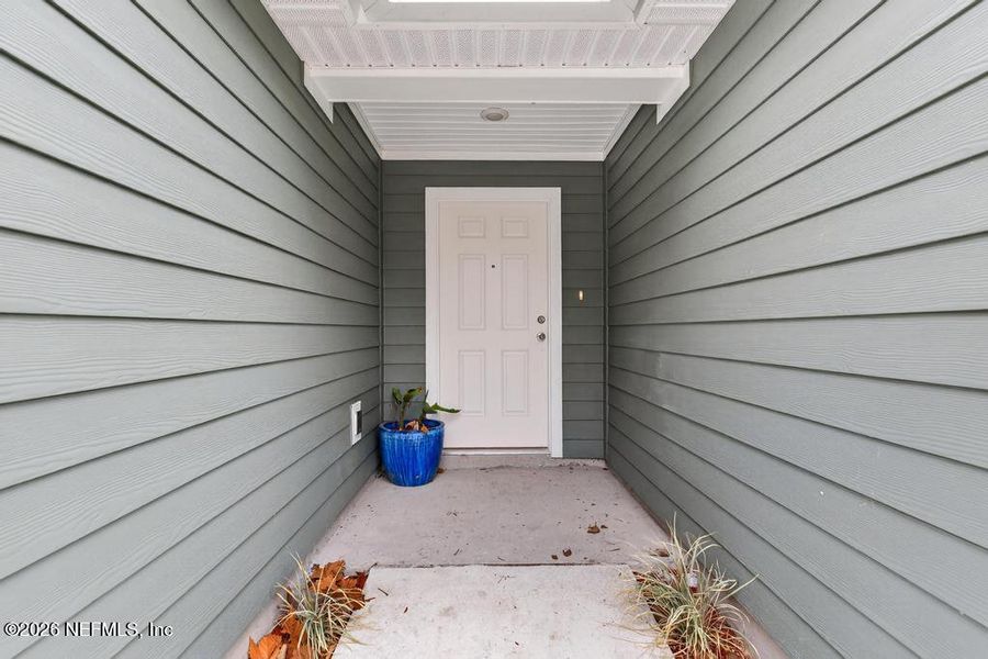 Exterior details and patio area of a home in , Jacksonville (Image 4).