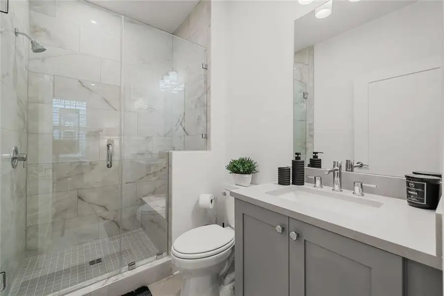 Furnished interior view inside a new home in , Alpharetta (Image 7).