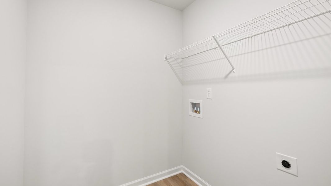 Spacious, unfurnished interior of a new home in South Wind, Union City (Image 31).