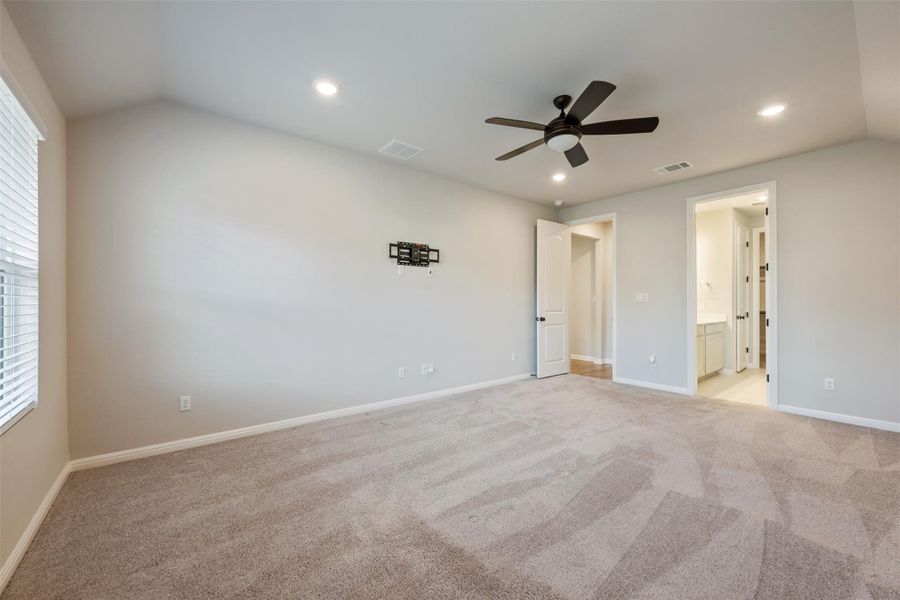Spacious, unfurnished interior of a new home in Anthem, Kyle (Image 31). Spacious, unfurnished interior of a new home in Anthem, Kyle (Image 31).