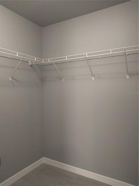 Spacious, unfurnished interior of a new home in , Ocala (Image 23).