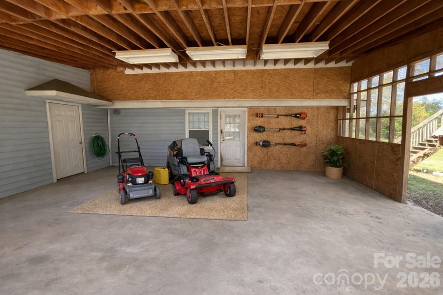 Image 18 of a home in .