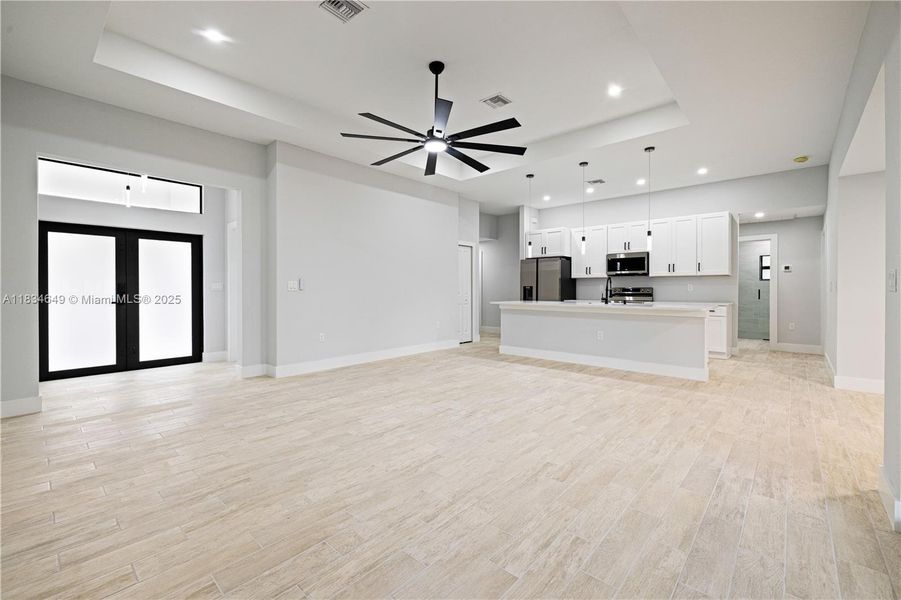 Spacious, unfurnished interior of a new home in , Lehigh Acres (Image 43).