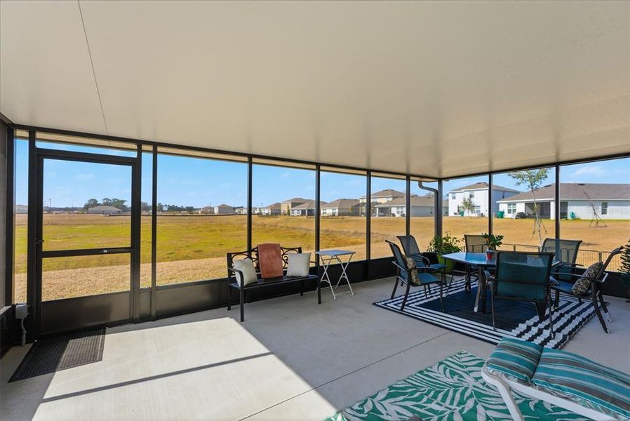 Exterior details and patio area of a home in Twisted Oaks, Wildwood (Image 27).