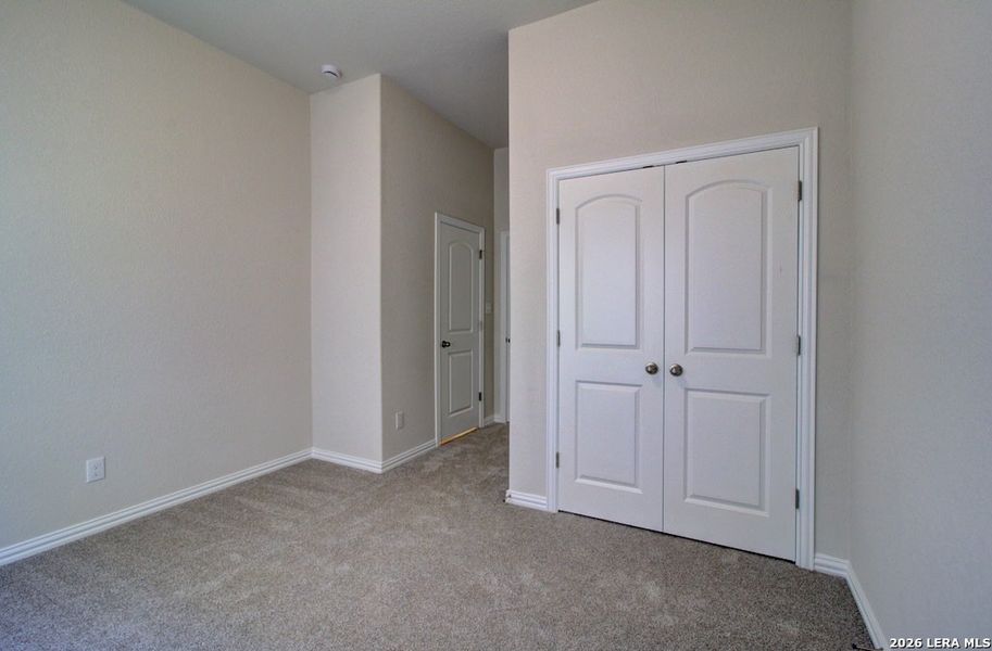 Spacious, unfurnished interior of a new home in Veramendi, New Braunfels (Image 23).