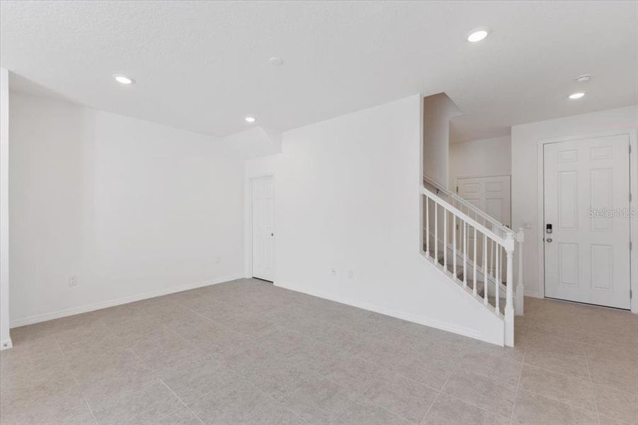 Spacious, unfurnished interior of a new home in Brixton, St. Cloud (Image 15).
