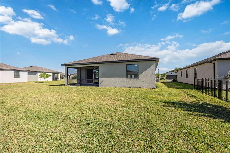 Exterior details and patio area of a home in , Port Charlotte (Image 3).