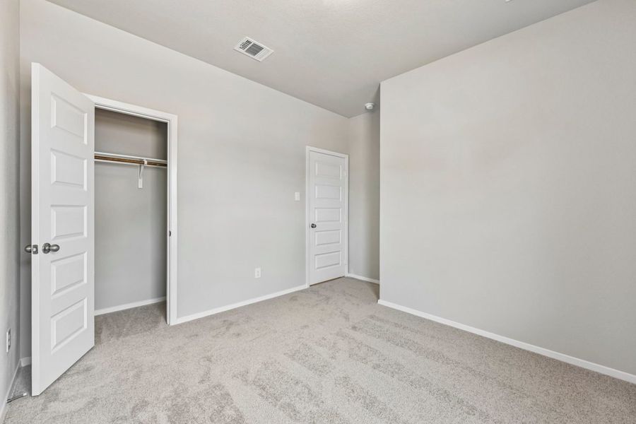 Spacious, unfurnished interior of a new home in Cascade, Liberty Hill (Image 21).