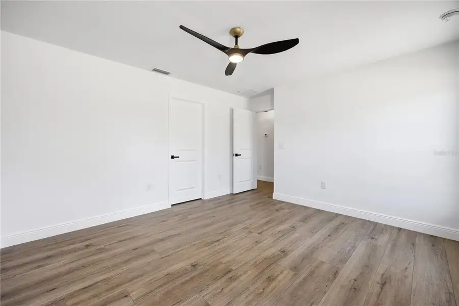 Spacious, unfurnished interior of a new home in , Ocala (Image 34).