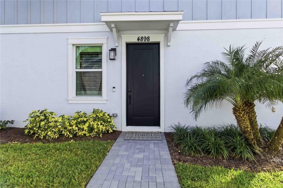 Side Entrance for Convenience