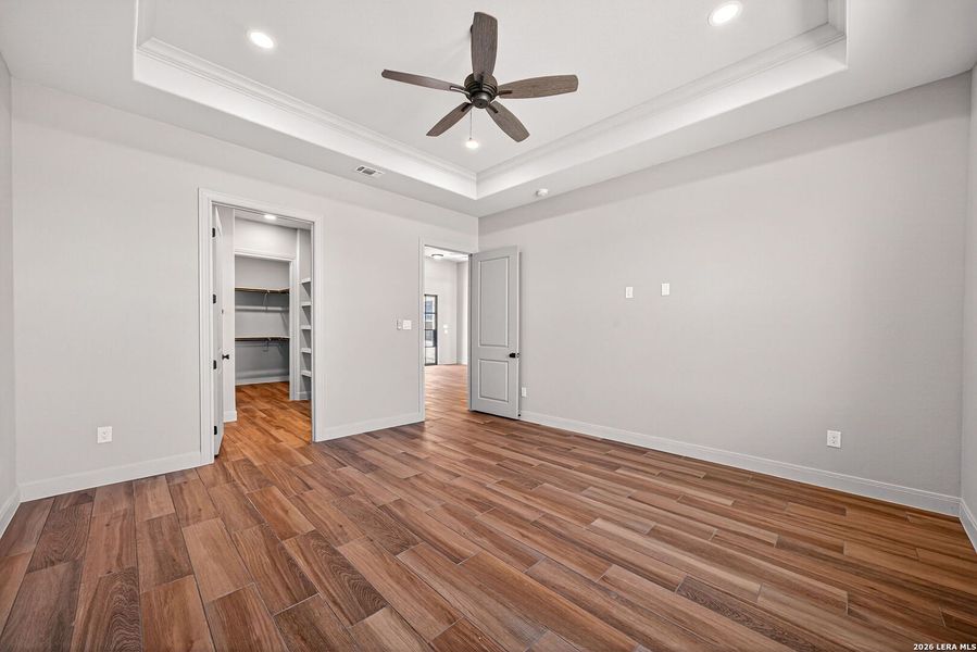 Spacious, unfurnished interior of a new home in Boehme Ranch, Castroville (Image 39).