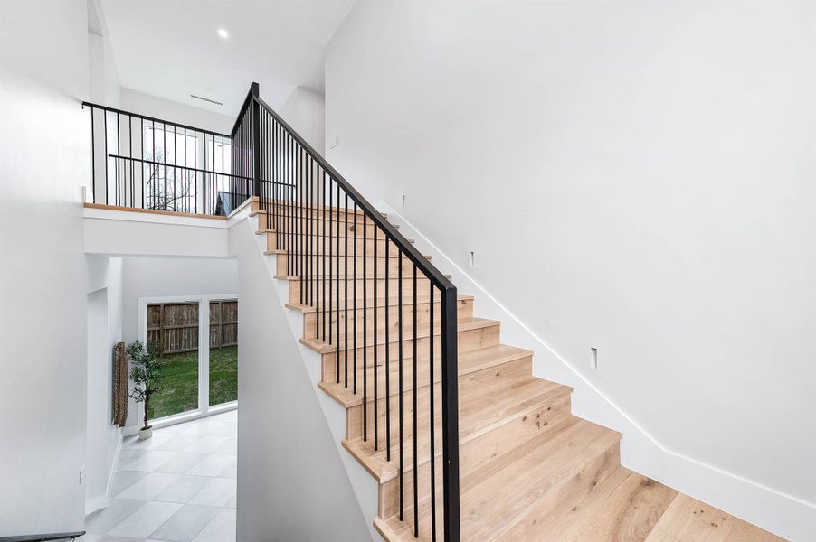 Spacious, unfurnished interior of a new home in , Houston (Image 23).