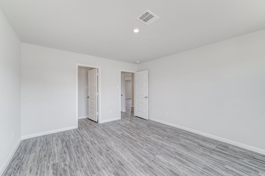 Representative unfurnished interior of a home built from the Jackson by National HomeCorp in Forest Ridge, Edgefield (Image 16).