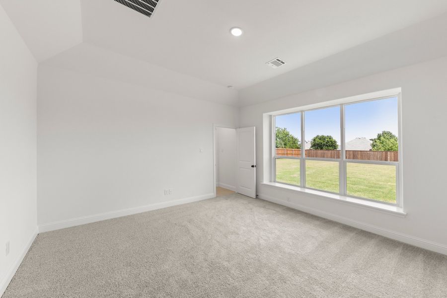 Spacious, unfurnished interior of a new home in Lovers Landing, Forney (Image 17).