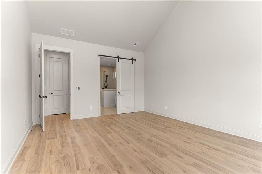 Spacious, unfurnished interior of a new home in , Madison (Image 25).