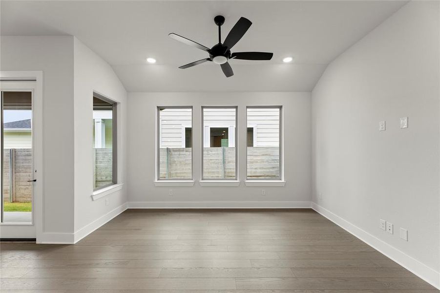 09. 3121 Eddington - Family 09. 3121 Eddington - Family