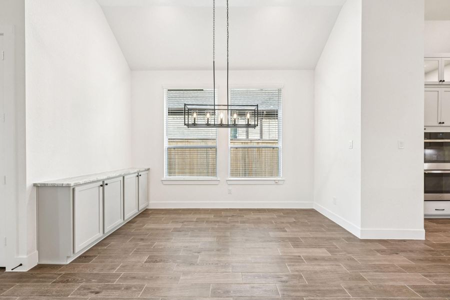 Spacious, unfurnished interior of a new home in Kresston, Montgomery (Image 24).