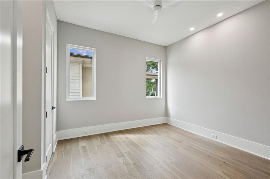 Spacious, unfurnished interior of a new home in , Atlanta (Image 25).