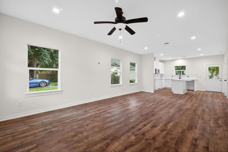 Spacious, unfurnished interior of a new home in , La Marque (Image 11). Spacious, unfurnished interior of a new home in , La Marque (Image 11).