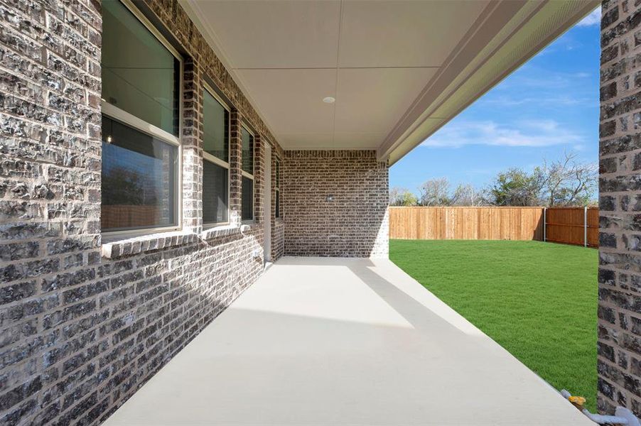 Exterior details and patio area of a home in Heritage Ranch, Sherman (Image 18).