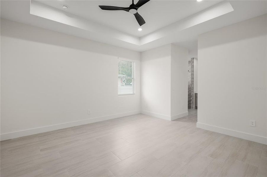 Spacious, unfurnished interior of a new home in , Debary (Image 35).