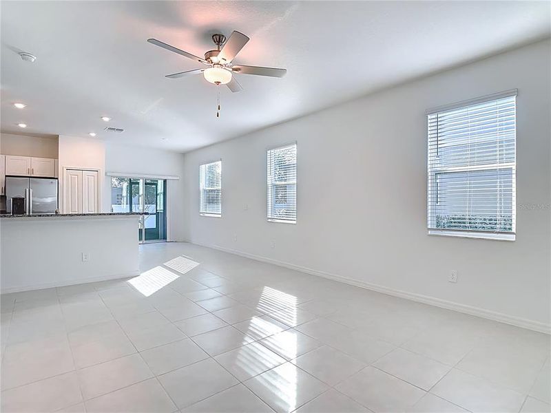 Spacious, unfurnished interior of a new home in , Land O' Lakes (Image 14).
