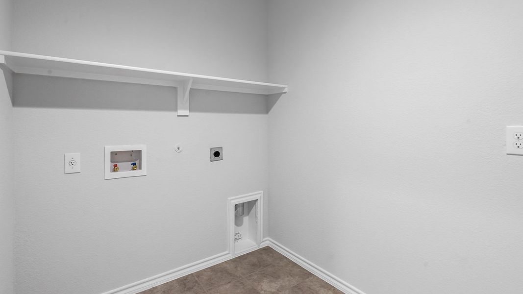 Spacious, unfurnished interior of a new home in Sunnycreek, Fort Worth (Image 35).