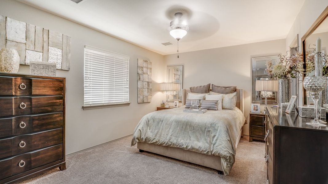 Furnished interior view inside a new home in Crossland, Clint (Image 23).