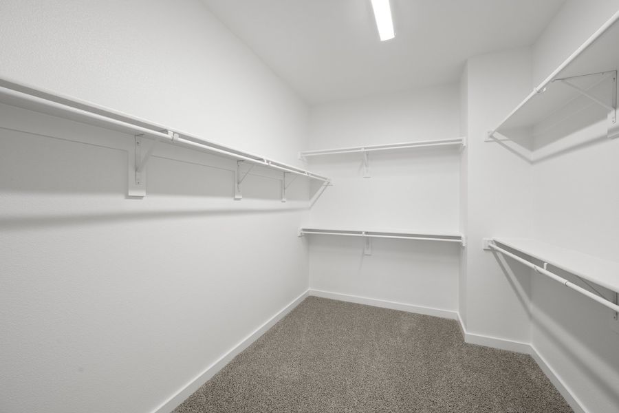 Spacious, unfurnished interior of a new home in Wildridge, Oak Point (Image 22).