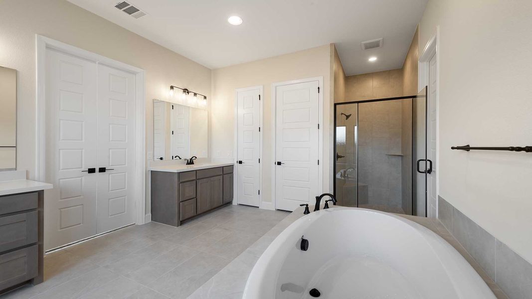 Furnished interior view inside a new home in Hillstead, Lavon (Image 61).