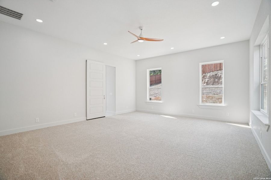 Spacious, unfurnished interior of a new home in , San Antonio (Image 22).