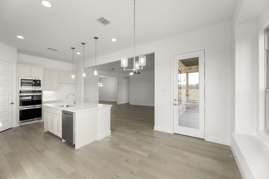 Representative furnished interior of a home built from the Del Rio by Windsor Homes in Anna Town Square, Anna (Image 9).