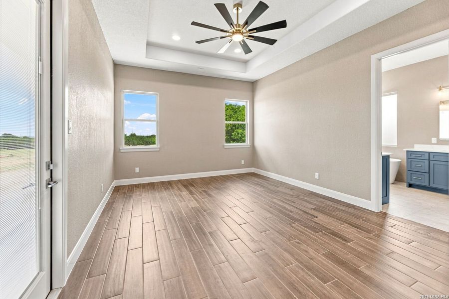 Spacious, unfurnished interior of a new home in , Seguin (Image 24).