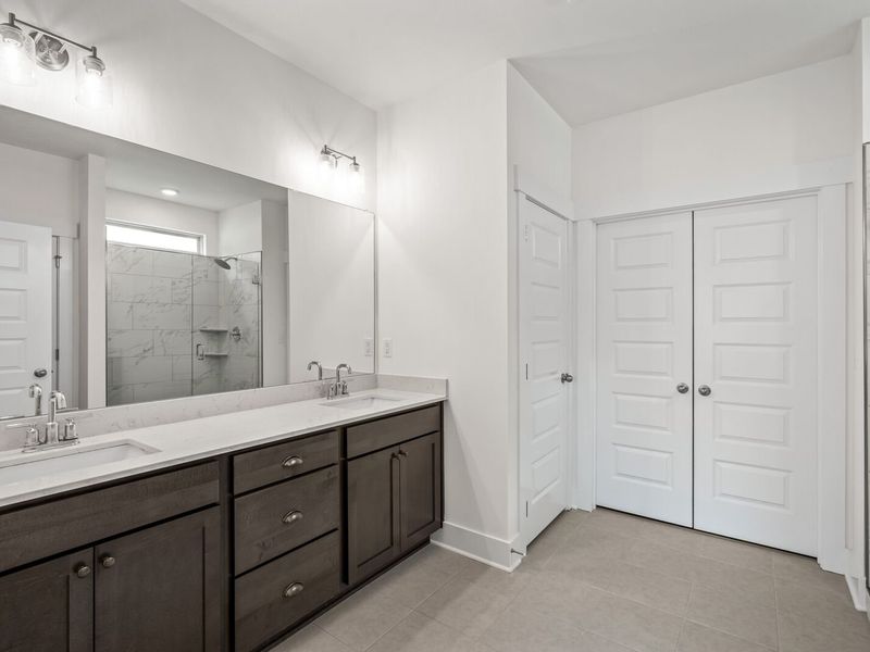 Furnished interior view inside a new home in Woods Crossing, Gallatin (Image 14).