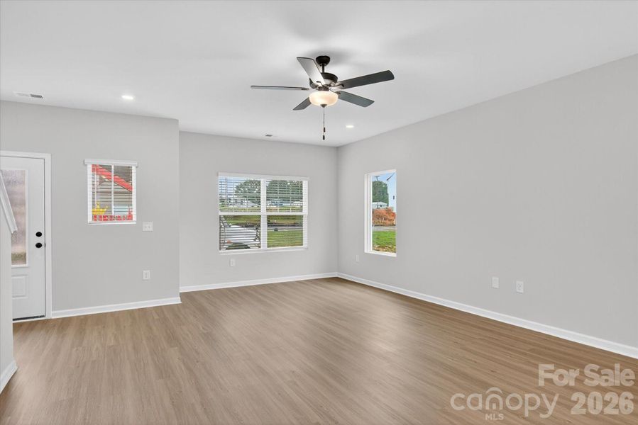 Spacious, unfurnished interior of a new home in Rhyne Court, Gastonia (Image 19).