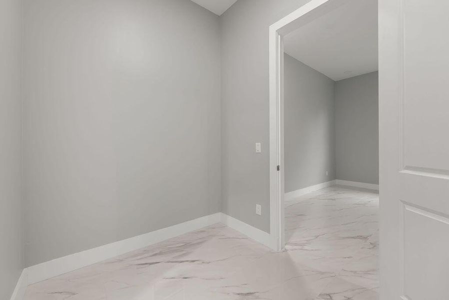 Spacious, unfurnished interior of a new home in , Port St. Lucie (Image 11).