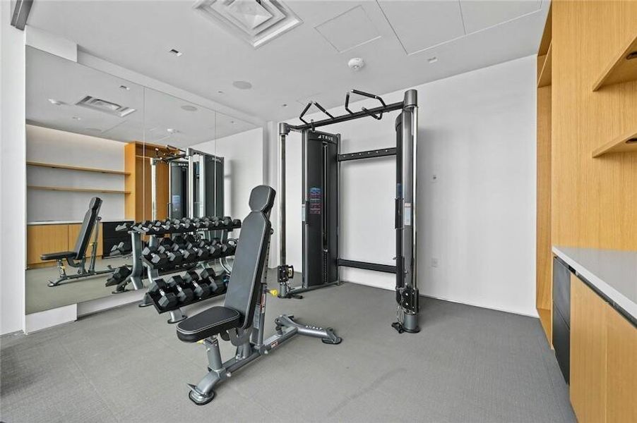 Community amenities in The Linden Residences, Austin (Image 24).