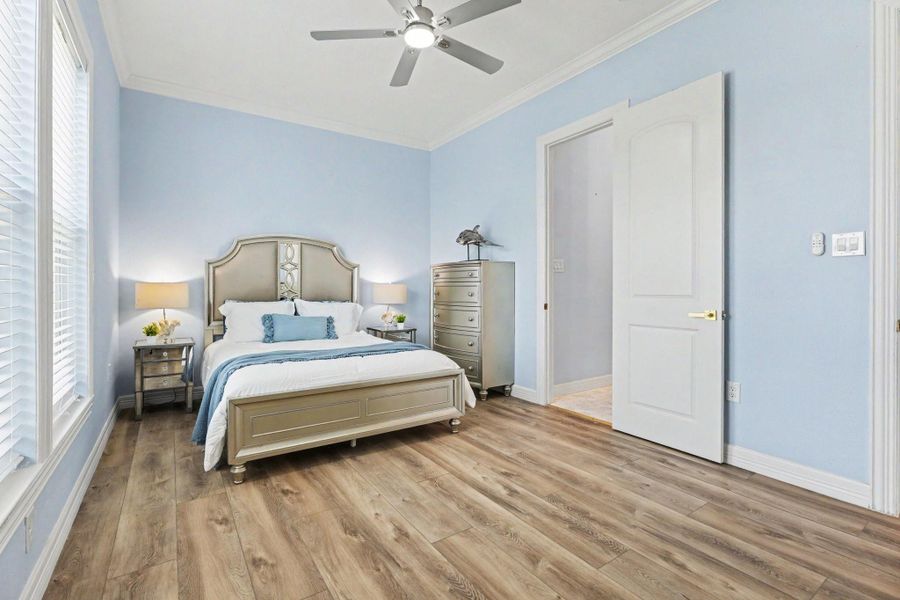 Furnished interior view inside a new home in , Galveston (Image 11).