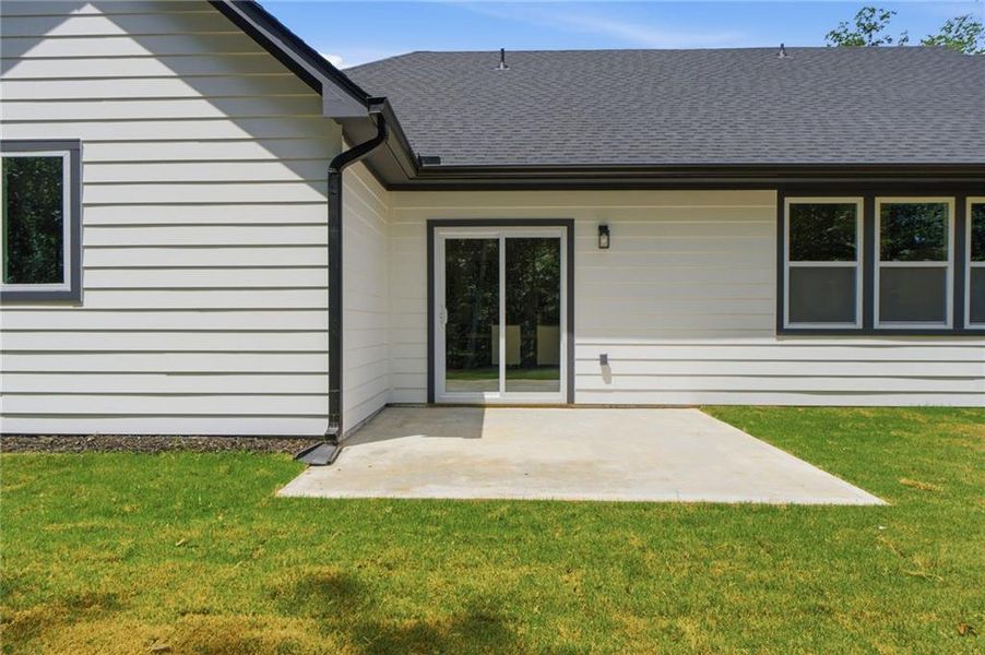 Exterior details and patio area of a home in , Griffin (Image 27).