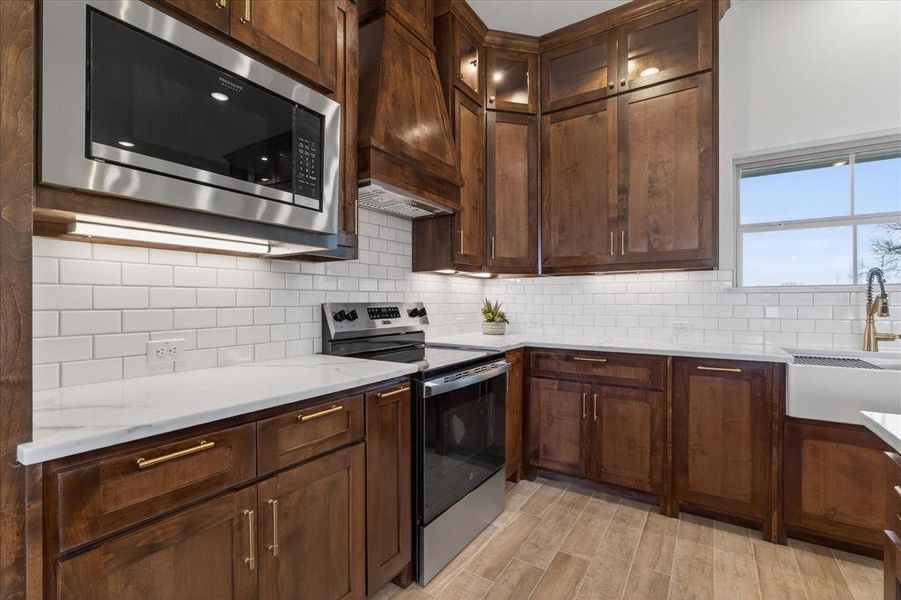 Furnished interior view inside a new home in , Celeste (Image 9).