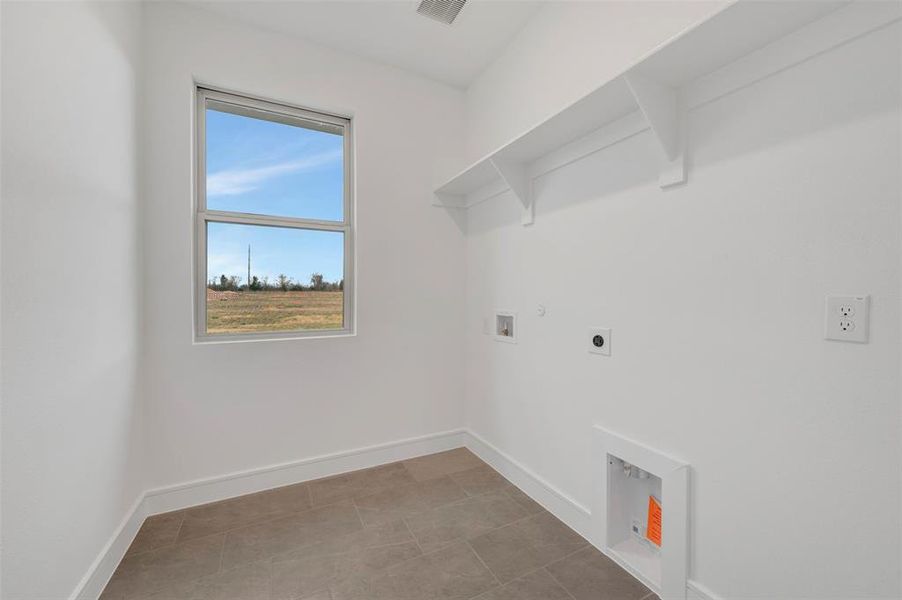 Spacious, unfurnished interior of a new home in Heritage Ranch, Sherman (Image 21).