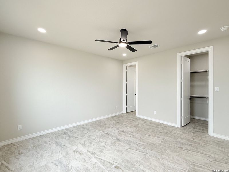 Spacious, unfurnished interior of a new home in , La Vernia (Image 14). Spacious, unfurnished interior of a new home in , La Vernia (Image 14).