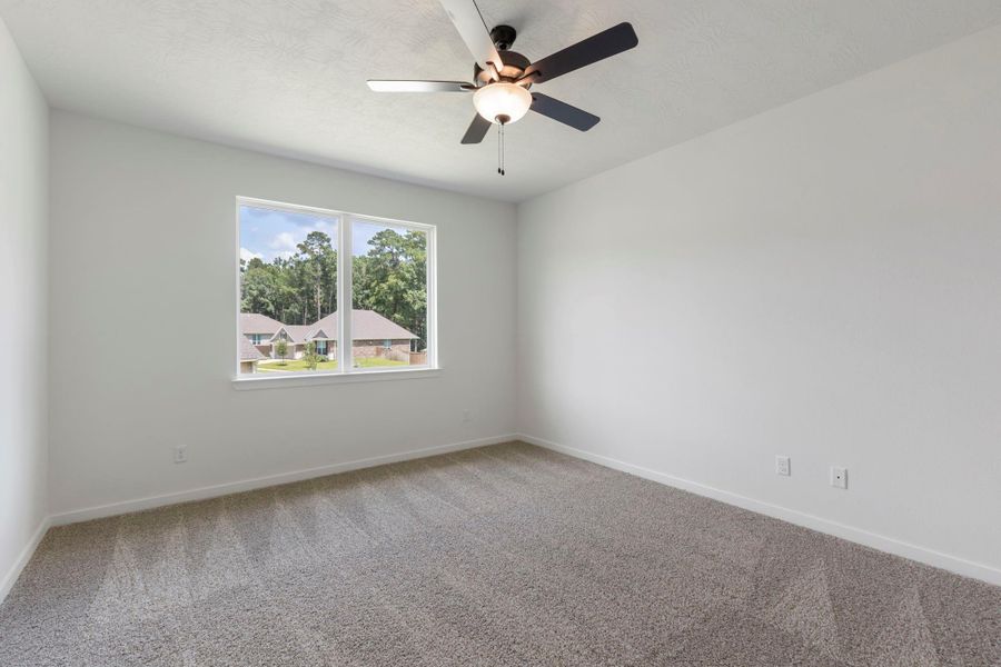 Spacious, unfurnished interior of a new home in Spring Lake, Huntsville (Image 33).