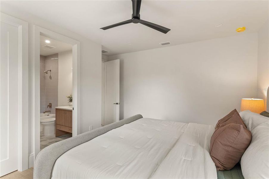 Furnished interior view inside a new home in , Orlando (Image 19).