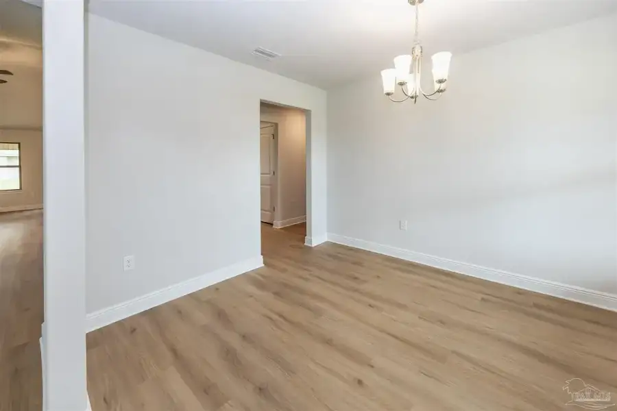 Spacious, unfurnished interior of a new home in Spring Hill, Spring Hill (Image 10).