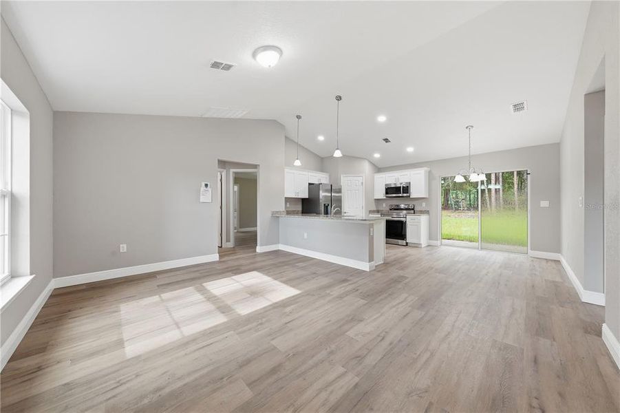 Spacious, unfurnished interior of a new home in , Citrus Springs (Image 35).