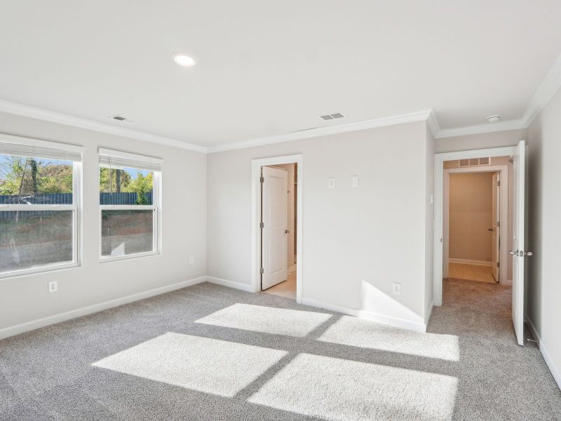 Spacious, unfurnished interior of a new home in Walnut Reserve, Conover (Image 16).