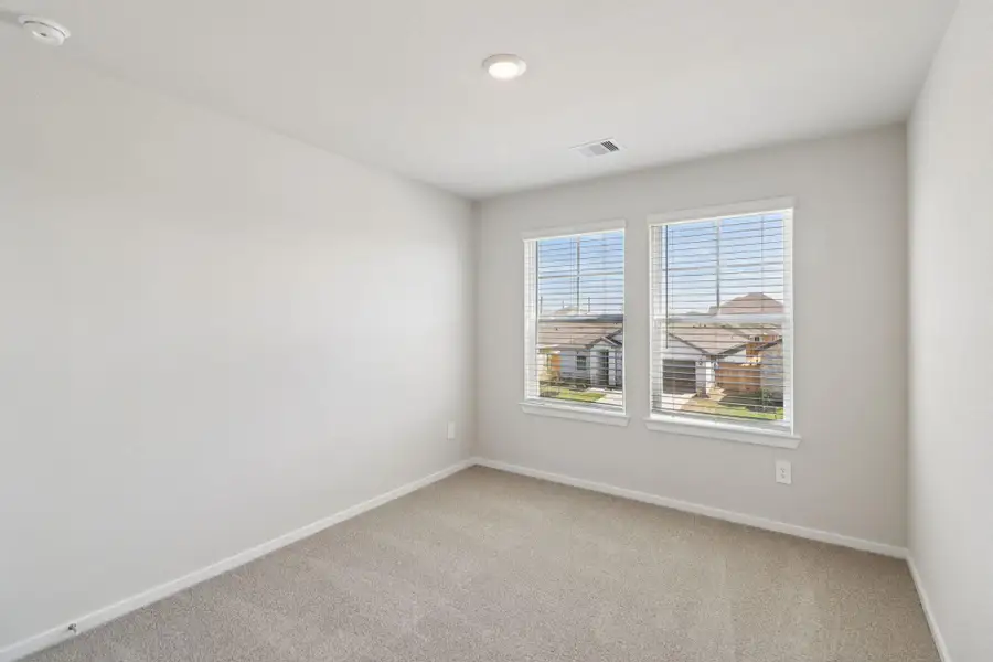 Photo is for illustrative purposes only and may not reflect the exact listing.