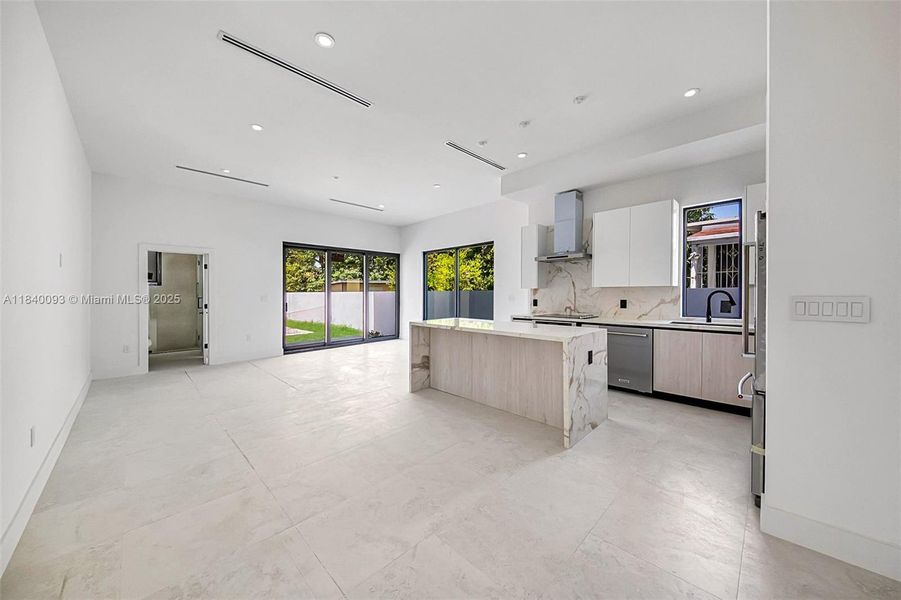 Spacious, unfurnished interior of a new home in , Miami (Image 20).